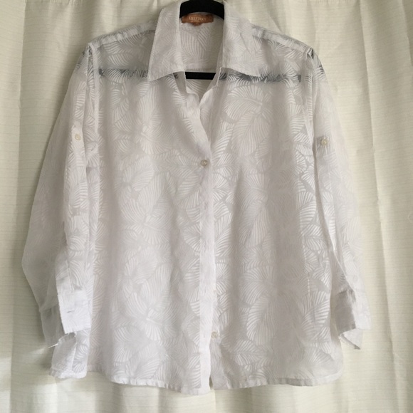 Ellen Tracy White Botton down Top (M) - Picture 2 of 8
